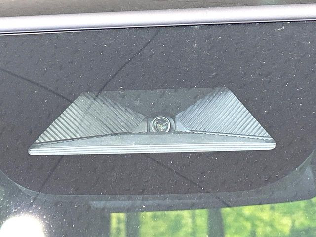 �y�z���_�Z���V���O�z���s���ɑO���̎ԗ�����F�����A�Փ˂������Ȏ��͌x��ƃu���[�L�ŏՓˉ���Ɣ�Q�y�����A�V�X�g�B�����S�Ƀh���C�u�����y���݂��������܂��B