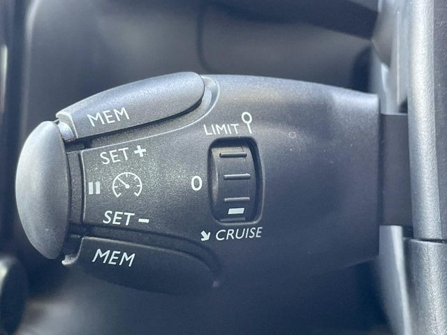 ���I�[�g�N���[�Y�R���g���[��:�������H�⎩���Ԑ�p���H���ɂāA�葬���q���\�ƂȂ�֗��ȋ@�\�ł��B�������ړ��̍ۂł����ɂ����֗��ɂ��g�����������܂���