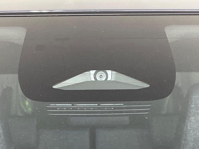 �y�g���^�Z�[�t�e�B�Z���X�z���s���ɑO���̎ԗ�����F�����A�Փ˂������Ȏ��͌x��ƃu���[�L�ŏՓˉ���Ɣ�Q�y�����A�V�X�g�B�����S�Ƀh���C�u�����y���݂��������܂��B