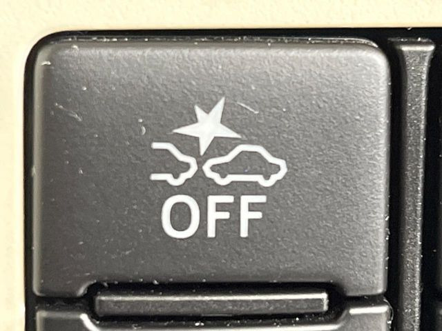 �y�X�}�[�g�A�V�X�g3�z���s���ɑO���̎ԗ�����F�����A�Փ˂������Ȏ��͌x��ƃu���[�L�ŏՓˉ���Ɣ�Q�y�����A�V�X�g�B�����S�Ƀh���C�u�����y���݂��������܂��B