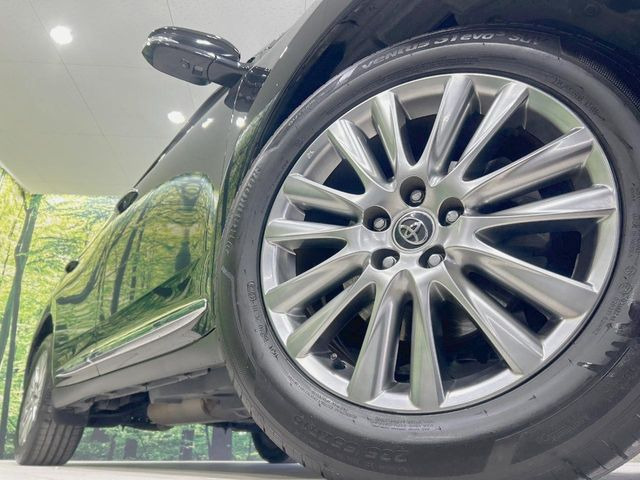 �y����18�C���`�A���~�z�C�[���z�O�ςɃ}�b�`���������A���~�z�C�[���𑕒����Ă���܂��B�e��ЊO�A���~�z�C�[����A�X�^�b�h���X�^�C�����戵�����Ă���܂��B���񂲑��k����������