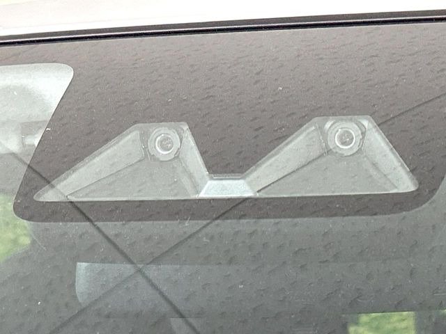 �y�X�}�[�g�A�V�X�g�z���s���ɑO���̎ԗ�����F�����A�Փ˂������Ȏ��͌x��ƃu���[�L�ŏՓˉ���Ɣ�Q�y�����A�V�X�g�B�����S�Ƀh���C�u�����y���݂��������܂��B