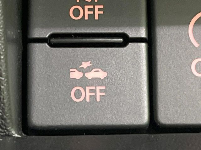 【スズキ セーフティサポート】走行中に前方の車両等を認識し、衝突しそうな時は警報とブレーキで衝突回避と被害軽減をアシスト。より安全にドライブをお楽しみいただけます。