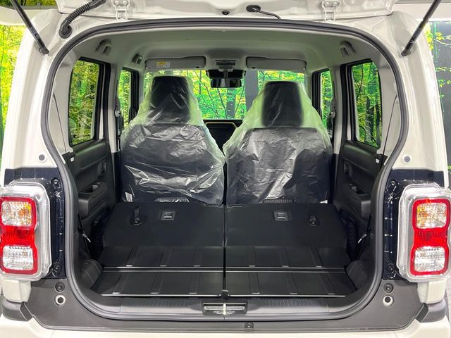 ���i�̂���������ʋ΁A���}���ɏ\���ȉ׎��X�y�[�X���m�ۂ��Ă���܂��B�Z�J���h�V�[�g��|���ƁA�傫�ȉו��̐ύڂ��\�ł���