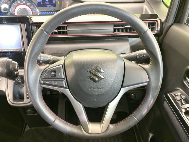 �y�����v�����X�e�A�����O�z�㎿�Ȋv���g�p���邱�ƂŁA��ɂ����������݂ƂĂ��^�]���₷���n���h���ł���