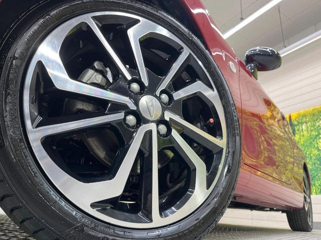 �y�����A���~�z�C�[���z�f�U�C�����̍��������A���~�z�C�[���𑕒����Ă���܂��B�e��ЊO�A���~�z�C�[����A�X�^�b�h���X�^�C�����戵�����Ă���܂��B���񂲑��k����������