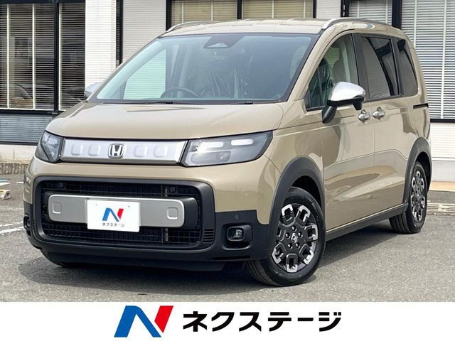 フリード1.5 e:HEV クロスター