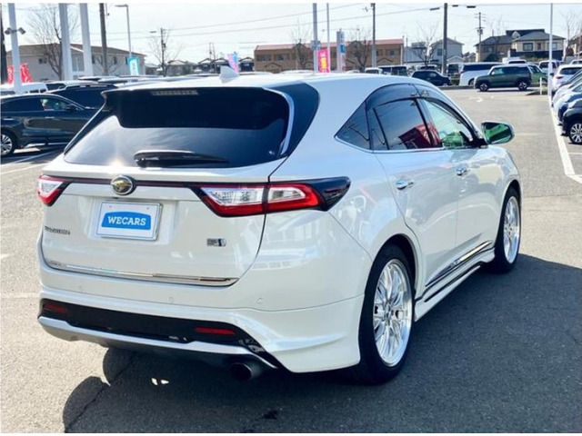 ハリアー2.5 ハイブリッド E-Four プログレス メタル アンド レザーパッケージ 4WD