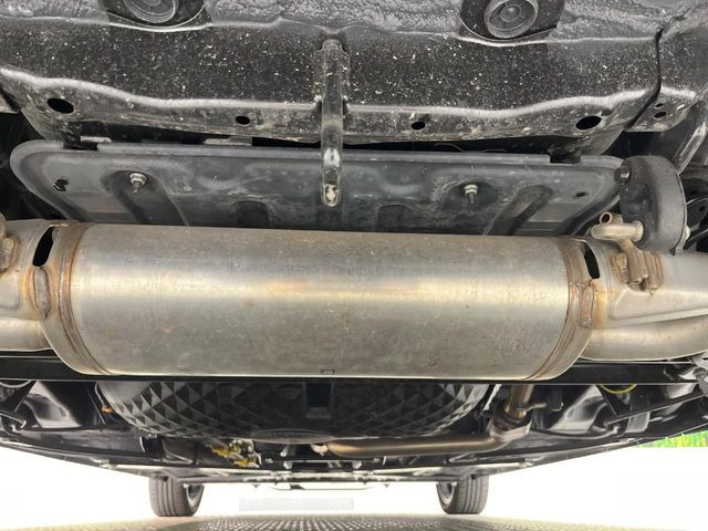 ��D�]�𒸂��Ă���܂��{�f�B�̒e�X�v���b�V���R�[�g���D�]��t���B�ʏ�̃K���X�R�[�g�ƈقȂ�A�ϋv�N��6�N�̖��@���K���X�R�[�e�B���O���A�{�f�B���L���C�ȏ�Ԃɕۂ��Ă���܂��B