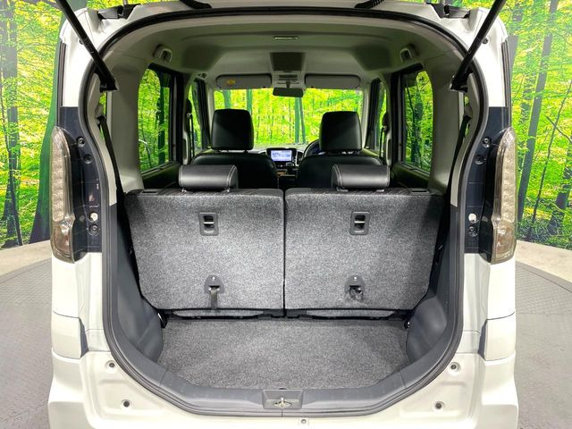 ���i�̂���������ʋ΁A���}���ɏ\���ȉ׎��X�y�[�X���m�ۂ��Ă���܂��B�Z�J���h�V�[�g��|���ƁA�傫�ȉו��̐ύڂ��\�ł���