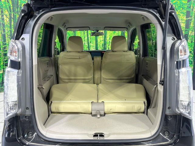 ���i�̂���������ʋ΁A���}���ɏ\���ȉ׎��X�y�[�X���m�ۂ��Ă���܂��B�Z�J���h�V�[�g��|���ƁA�傫�ȉו��̐ύڂ��\�ł���