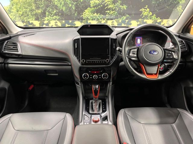 フォレスター2.0 エックスブレイク 4WD