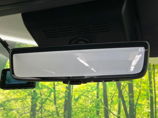 【デジタルインナーミラー】後席の大きな荷物や同乗者で後方が確認しづらい時でも安心!カメラが撮影した車両後方の映像をルームミラー内に表示。クリアな視界で状況の確認が可能です!