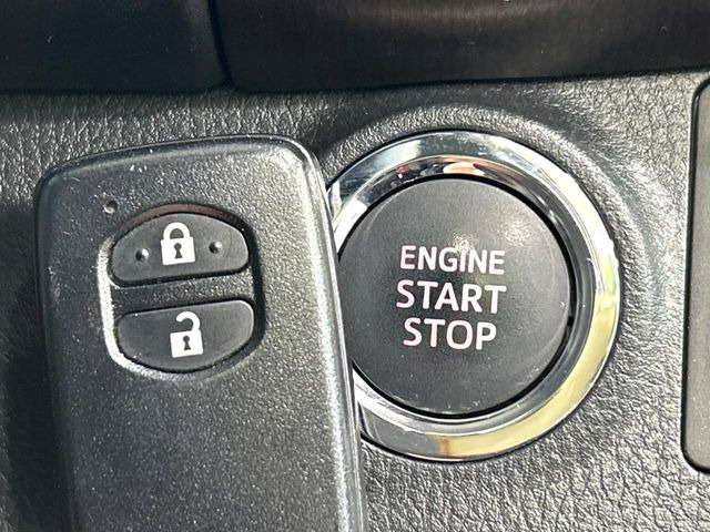 �y�X�}�[�g�L�[�z�J�o����|�P�b�g�ɓ��ꂽ�܂܂ł��h�A�̎{���E�������\�ȃX�}�[�g�L�[�𑕔��B�G���W���̃I���E�I�t�����J�M�����o���K�v����������Ƃ��Ă��֗��ł���