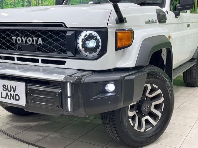 �yLED�w�b�h���C�g�z���V����ԑ��s�����ǍD�Ȏ��E���m�ۂ����S���ĉ^�]�ł��鍂�P�xLED�w�b�h���C�g�𑕔�!�_�����x�������A����d�͂��}�����Ă��܂��B