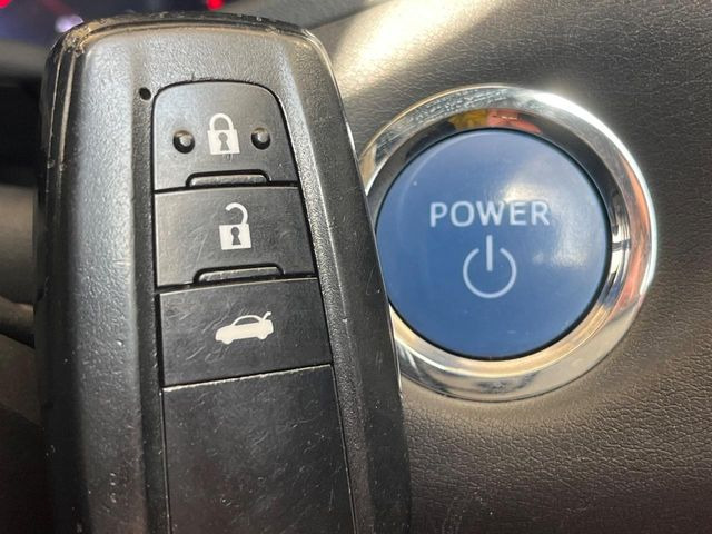 �y�X�}�[�g�L�[�z�J�o����|�P�b�g�ɓ��ꂽ�܂܂ł��h�A�̎{���E�������\�ȃX�}�[�g�L�[�𑕔��B�G���W���̃I���E�I�t�����J�M�����o���K�v����������Ƃ��Ă��֗��ł���