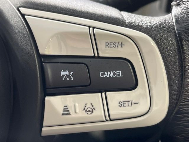 【アダプティブクルーズコントロール】高速道路での長距離走行が楽に!!自動で速度を保つクルーズコントロールが、衝突軽減システムと連携し、前方の車両を感知して車間を保つように速度調節してくれます!!