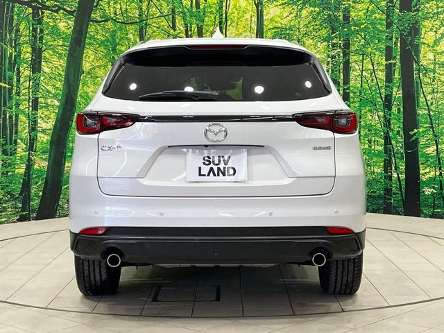 安心の最長10年・走行無制限保証(有償)をご用意。保証内容も充実はもちろん、無料点検&オイル交換や、年中無休の全国・24時間ロードサービスも付帯されておりますのでご安心下さい。