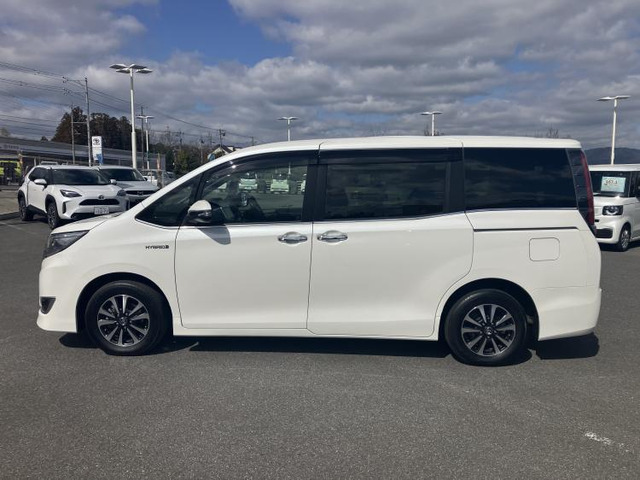 エスクァイアハイブリッド1.8 Gi