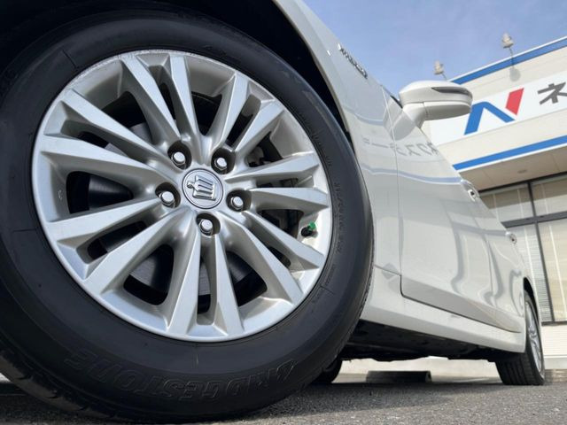 �y����16�C���`�A���~�z�C�[���z�O�ςɃ}�b�`���������A���~�z�C�[���𑕒����Ă���܂��B�e��ЊO�A���~�z�C�[����A�X�^�b�h���X�^�C�����戵�����Ă���܂��B���񂲑��k����������