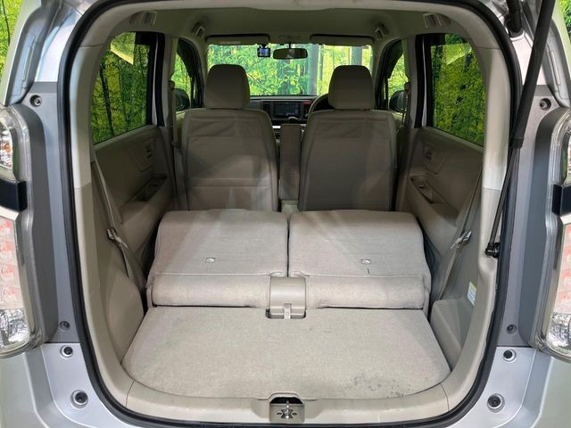 ���i�̂���������ʋ΁A���}���ɏ\���ȉ׎��X�y�[�X���m�ۂ��Ă���܂��B�Z�J���h�V�[�g��|���ƁA�傫�ȉו��̐ύڂ��\�ł���