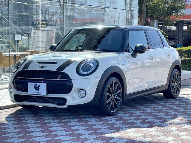 �������t�т̕ۏ؂̑��A���S�̍Œ�3�N�E���s�������ۏ�(�L��)�����p�ӁB�A���Ԃ����S���Ă��y���݂���������l�A�ۏؓ��e���[���͂������A�����_��&�I�C�������⃍�[�h�T�[�r�X���t�т��Ă���܂��B