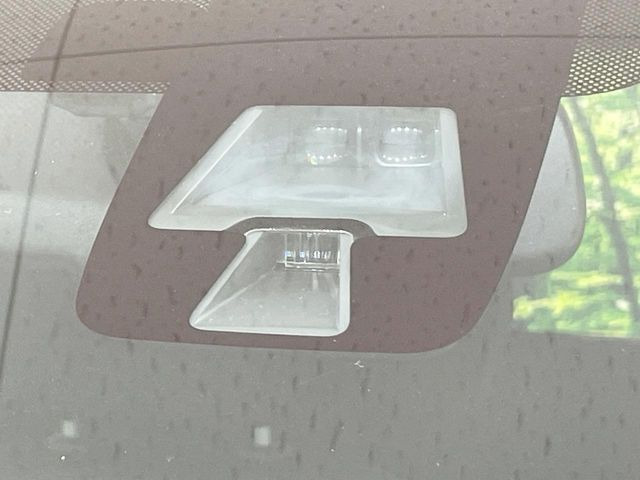 �y�G�}�[�W�F���V�[�u���[�L�z���s���ɑO���̎ԗ�����F�����A�Փ˂������Ȏ��͌x��ƃu���[�L�ŏՓˉ���Ɣ�Q�y�����A�V�X�g�B�����S�Ƀh���C�u�����y���݂��������܂��B