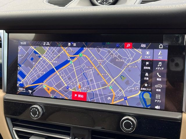 �������i�r:��̊��̂���i�r�́A����������ԓ������o���Ă���܂��B�I�[�f�B�I�@�\���[�����Ă���܂��̂ŁA�^�]�����y���߂܂���