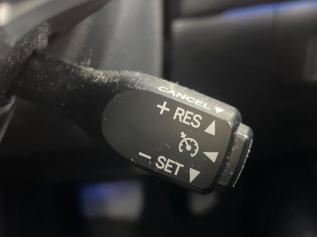 �y�N���[�Y�R���g���[���z�������H�����N���N���s�B�A�N�Z���𗣂��Ă���葬�x�ő��s���ł��A�������^�]���̕��S���y��!�����E�������ȒP�ȃX�C�b�`����Œ����ł��܂��B