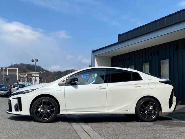 スリークロス滋賀店は自社の大型整備工場と提携しております!御購入後の修理・車検等のアフタフォローも充実です!