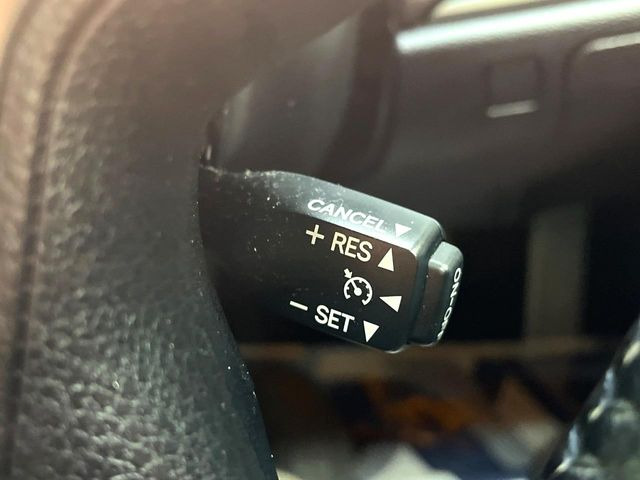 �y�N���[�Y�R���g���[���z�������H�����N���N���s�B�A�N�Z���𗣂��Ă���葬�x�ő��s���ł��A�������^�]���̕��S���y��!�����E�������ȒP�ȃX�C�b�`����Œ����ł��܂��B