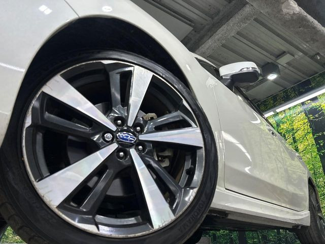 �y����18�C���`�A���~�z�C�[���z�O�ςɃ}�b�`���������A���~�z�C�[���𑕒����Ă���܂��B�e��ЊO�A���~�z�C�[����A�X�^�b�h���X�^�C�����戵�����Ă���܂��B���񂲑��k����������