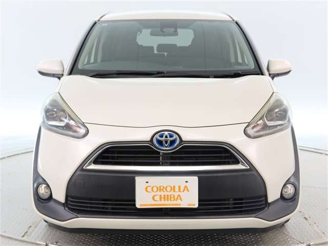 シエンタハイブリッド 1.5 G クエロ