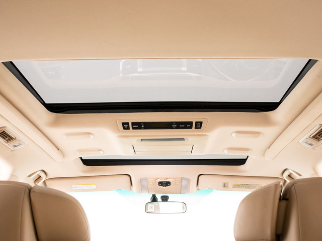 ★サンルーフ★&zwnj;人気装備のサンルーフ装着!開放的な空間をお楽しみいただけます!