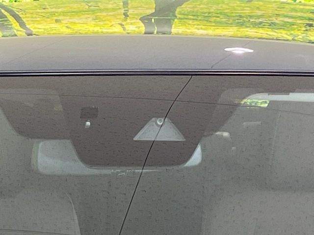 �y�X�}�[�g�V�e�B�u���[�L�T�|�[�g�z�ᑬ���s���ɑO���̎ԗ�����F�����A�Փ˂������Ȏ��͌x��ƃu���[�L�ŏՓˉ���Ɣ�Q�y�����A�V�X�g�B�����S�Ƀh���C�u�����y���݂��������܂��B