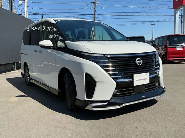 セレナ1.4 e-4ORCE ハイウェイスターV 4WD