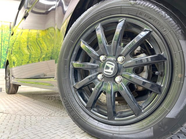 �y�����A���~�z�C�[���z�O�ςɃ}�b�`���������A���~�z�C�[���𑕒����Ă���܂��B�e��ЊO�A���~�z�C�[����A�X�^�b�h���X�^�C�����戵�����Ă���܂��B���񂲑��k����������