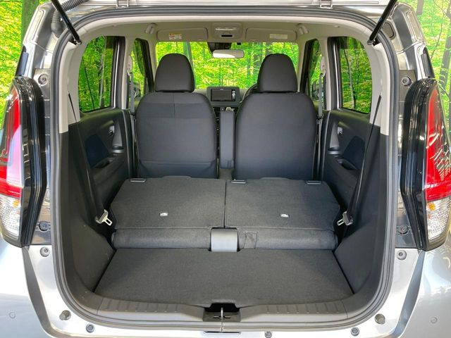 普段のお買い物や通勤、送迎等に十分な荷室スペースを確保しております。セカンドシートを倒すと、大きな荷物の積載も可能です♪