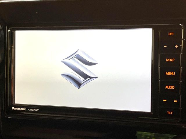 【純正ナビ】人気の純正ナビを装備しております。ナビの使いやすさはもちろん、オーディオ機能も充実!キャンプや旅行はもちろん、通勤や買い物など普段のドライブも楽しくなるはず♪