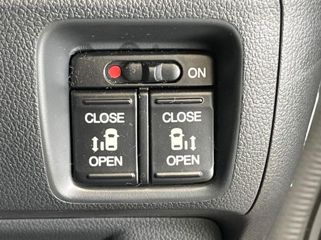 �y�����p���[�X���C�h�h�A�z�X�}�[�g�L�[��^�]�Ȃ̃X�C�b�`�Ō�ȗ����X���C�h�h�A�̊J���\���d��������͂����ăh�A���J����K�v�������A�����Ȃ��q�l�ł��ȒP�ɊJ���߂ł����K�ł���