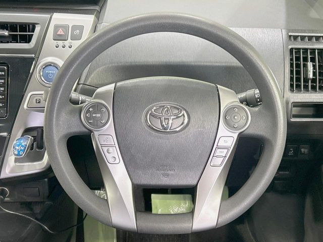 【ステアリングスイッチ】運転中、前方から目線をそらすことなく、オーディオ等の操作が可能な便利機能!安心&快適なドライブを演出してくれます♪