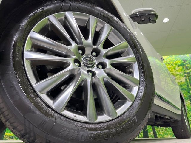 �y����18�C���`�A���~�z�C�[���z�O�ςɃ}�b�`���������A���~�z�C�[���𑕒����Ă���܂��B�e��ЊO�A���~�z�C�[����A�X�^�b�h���X�^�C�����戵�����Ă���܂��B���񂲑��k����������