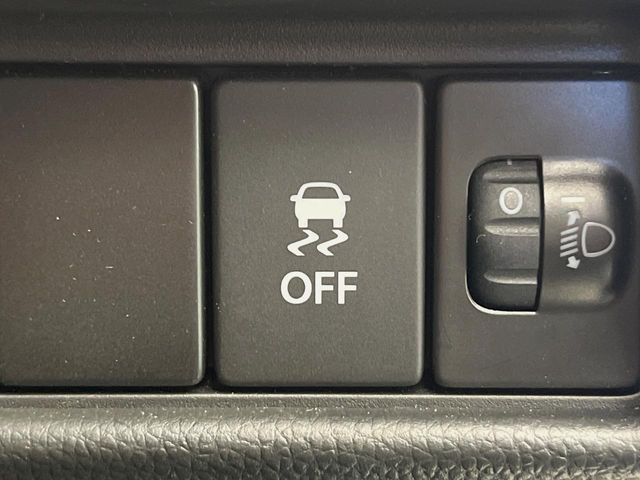 �y������h�~���u�z�ԗ��̉���������m����ƁA�����I�Ɏԗ��̐i�s������ۂ悤�Ɏԗ��𐧌䂵�܂��B�J�̓��ȂǊ���₷���H�ʏ󋵂ł����S�ȉ^�]���\�ł��B