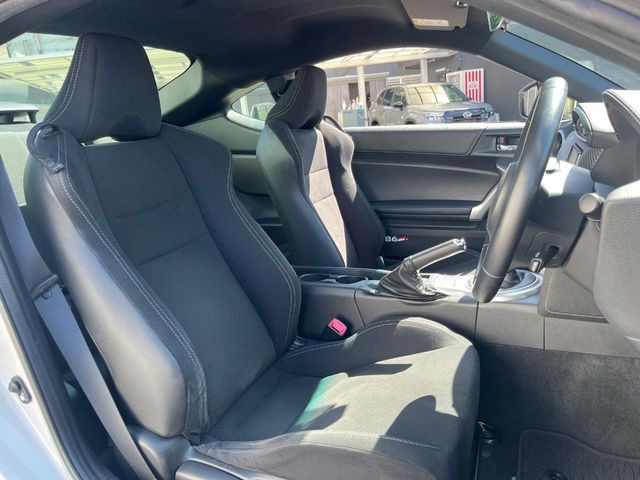 �y��p�X�|�[�c�V�[�g�z�z�[���h���ɗD��A�J�[�u���̑̂������}�����Ă���܂��B�܂��A�̂Ƀt�B�b�g���邩�獘��w�������ɂ����A�����O�h���C�u�⍂�����s�ł����K�ɂ��߂������������܂���