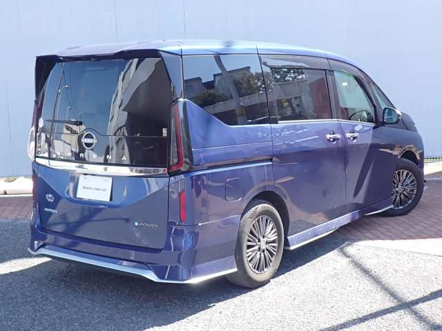 セレナ1.4 e-POWER AUTECH