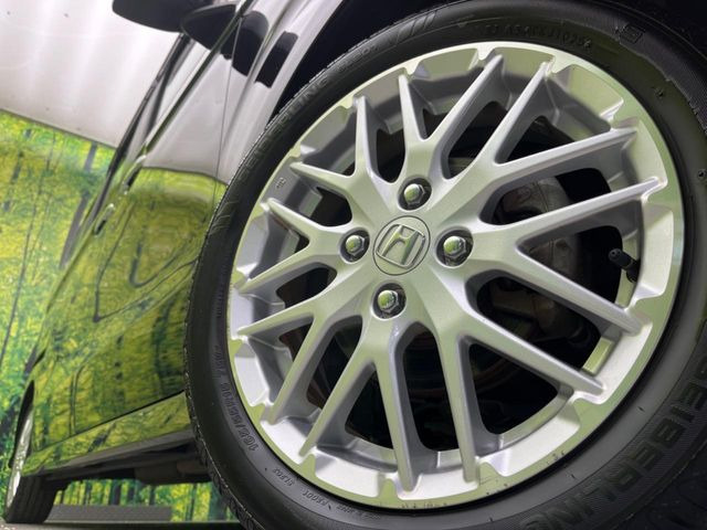 �y����15�C���`�A���~�z�C�[���z�O�ςɃ}�b�`���������A���~�z�C�[���𑕒����Ă���܂��B�e��ЊO�A���~�z�C�[����A�X�^�b�h���X�^�C�����戵�����Ă���܂��B���񂲑��k����������