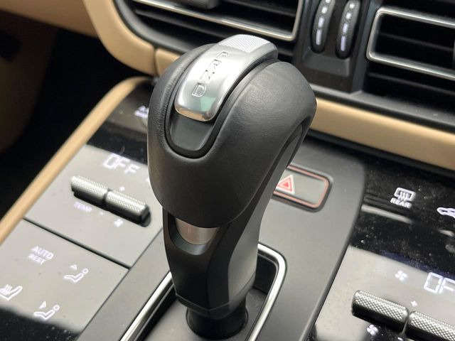 ��PDK:7���_�u���N���b�`�I�[�g�}�e�B�b�N�g�����X�~�b�V�����A�}�j���A�����[�h�ƃI�[�g�}�e�B�b�N���[�h���X�e�A�����O�z�C�[���̃p�h���V�t�g�ɂĕϑ����\�ł��B