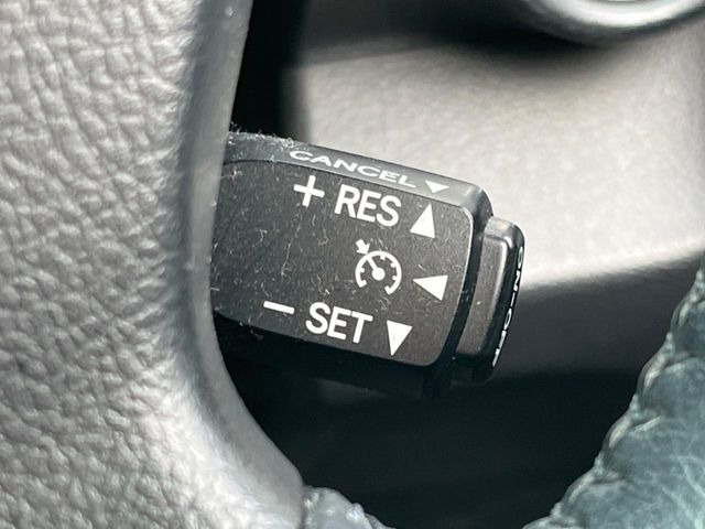 �y�N���[�Y�R���g���[���z�������H�����N���N���s�B�A�N�Z���𗣂��Ă���葬�x�ő��s���ł��A�������^�]���̕��S���y��!�����E�������ȒP�ȃX�C�b�`����Œ����ł��܂��B