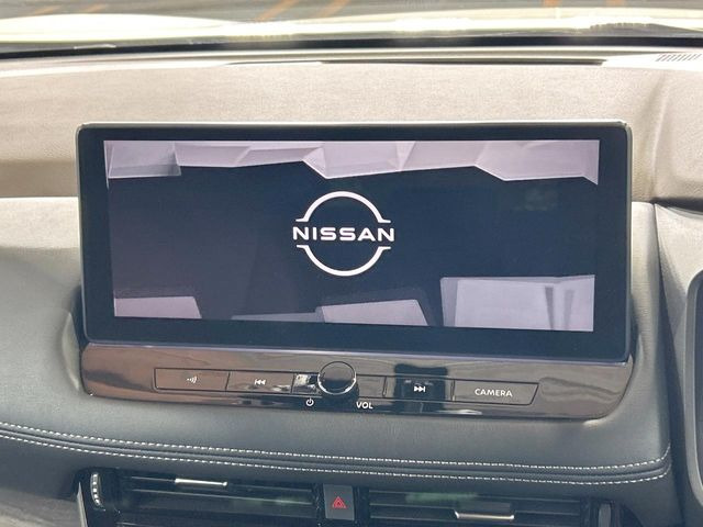 【純正ナビ】人気の純正ナビを装備。オーディオ機能も充実しており、Bluetooth接続すればお持ちのスマホやMP3プレイヤーの音楽を再生可能!毎日の運転がさらに楽しくなります!!