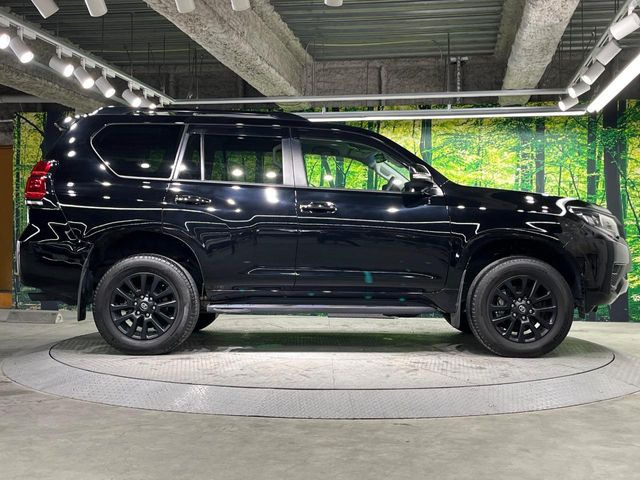 安心の最長10年・走行無制限保証(有償)をご用意。保証内容も充実はもちろん、無料点検&オイル交換や、年中無休の全国・24時間ロードサービスも付帯されておりますのでご安心下さい。